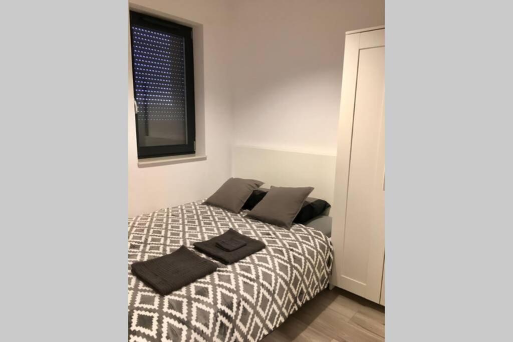 Apartament Fibra Brownie รืบนิค ภายนอก รูปภาพ